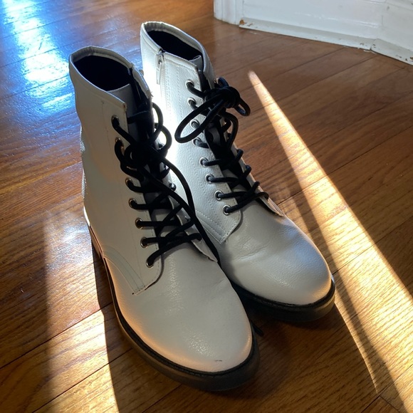 ESPRIT Shelby White Women’s Combat Boot - Picture 1 of 5
